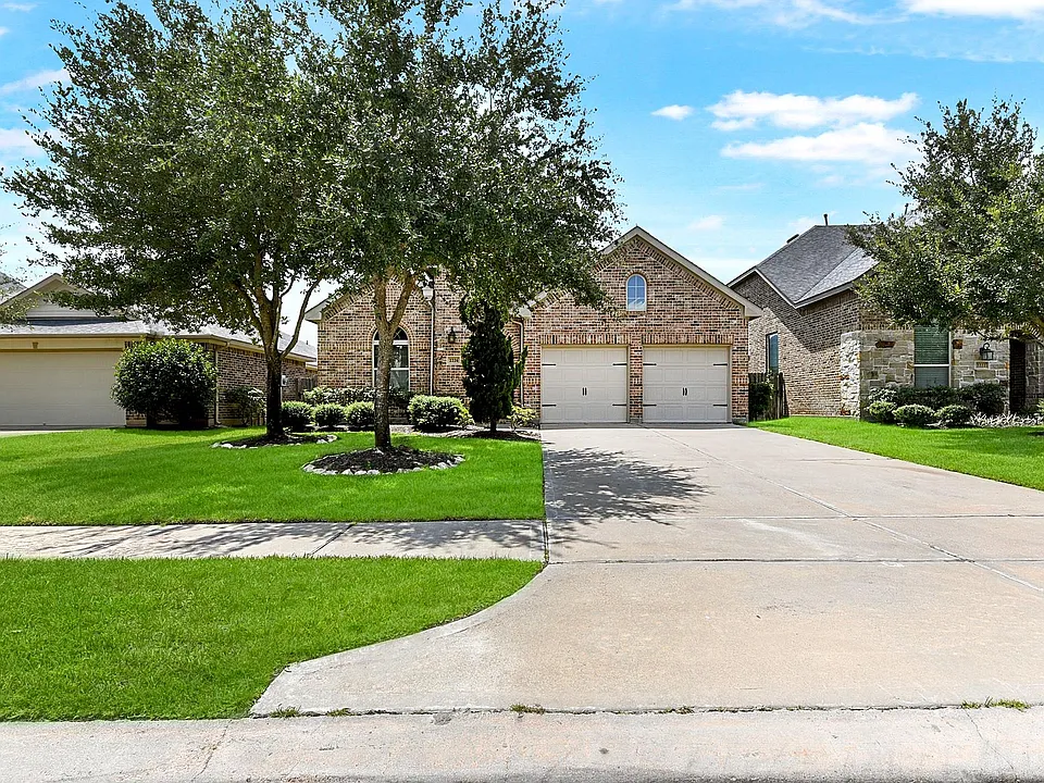 2226 Falcon Brook Dr