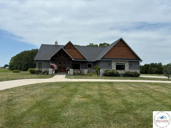 8030 Quail Ridge Dr, Sedalia, MO 65301