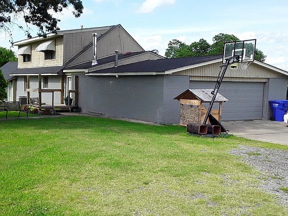 2nd image of 1550 Sumac Rd