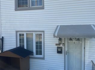 242 Sommerville Pl, Yonkers, NY 10703