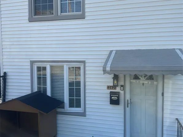 242 Sommerville Pl, Yonkers, NY 10703