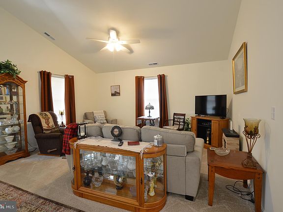 3rd image of 3 Peck Ave