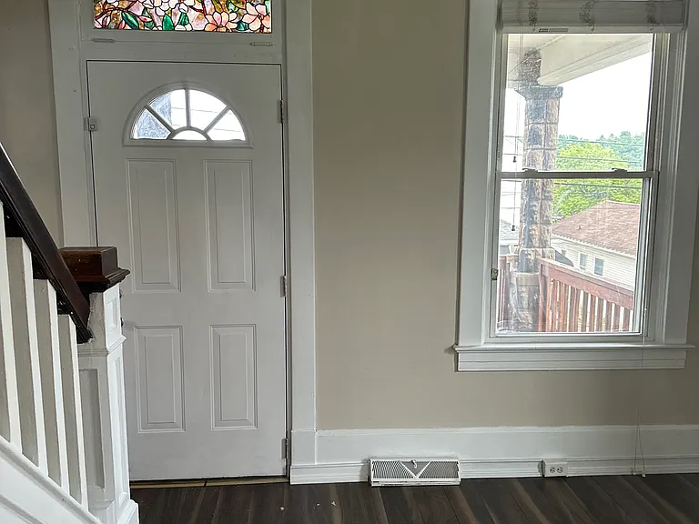 440 Center Ave — Photo 5