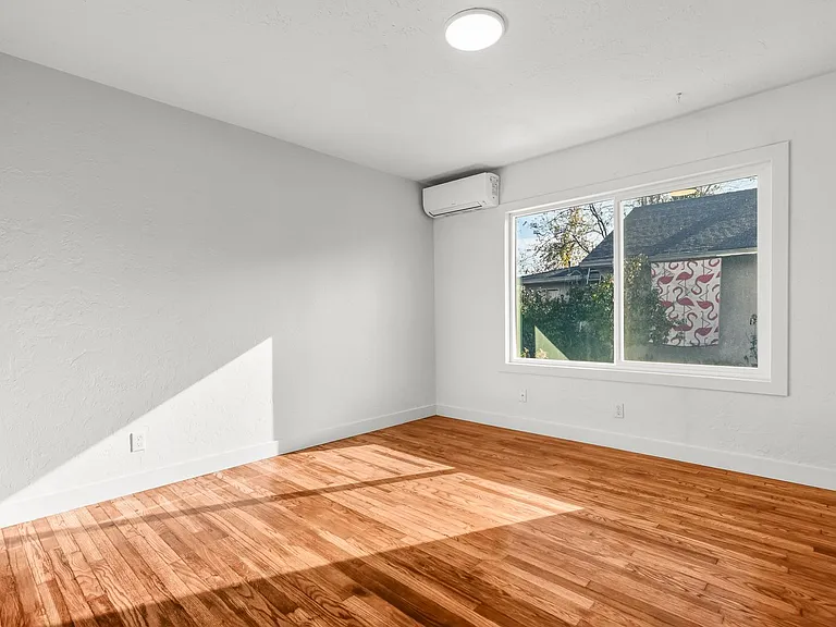 1623 Magnolia Ave — Photo 7