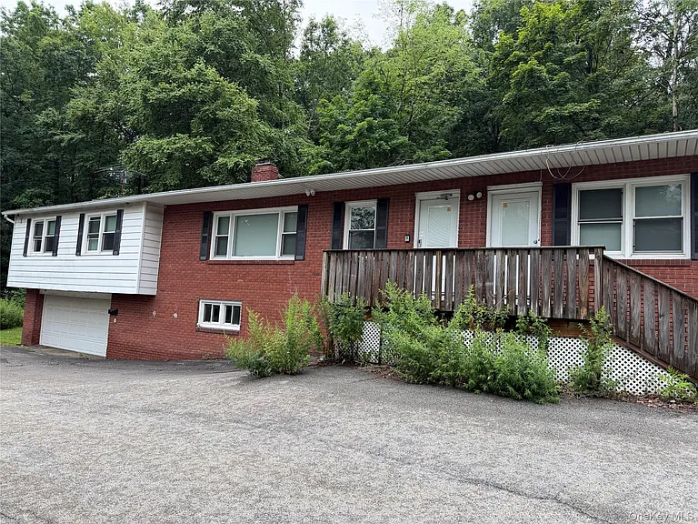 3 Brookside Ave — Photo 1