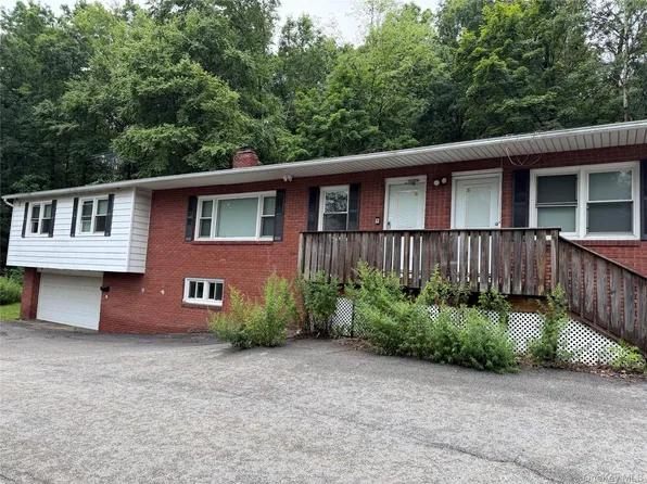 3 Brookside Ave, Chester, NY 10918