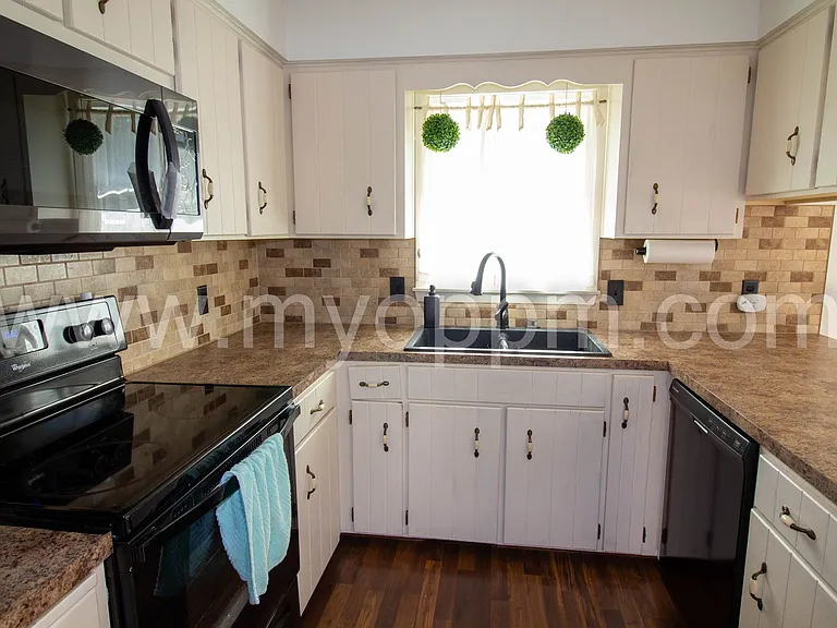 6711 S 75th Ave — Photo 6