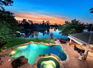 79 W Cove View Trl, The Woodlands, TX 77389