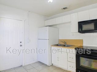 3042 Douglas Ave, Fort Myers, FL 33916