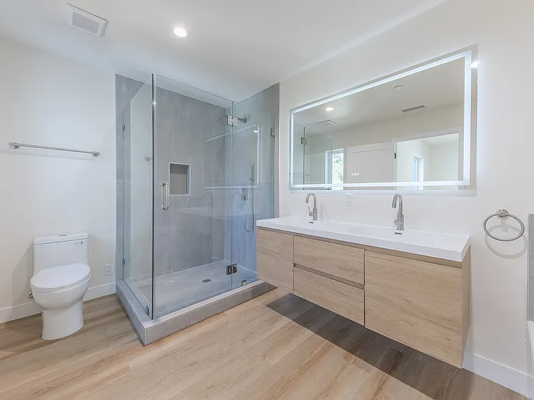 2536 Cotner Ave — Photo 16