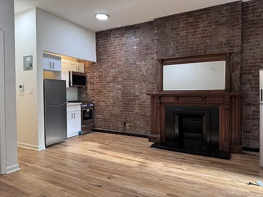 Rented by City Connections Realty | media 11