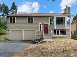 2539 NE 203rd St, Seattle, WA