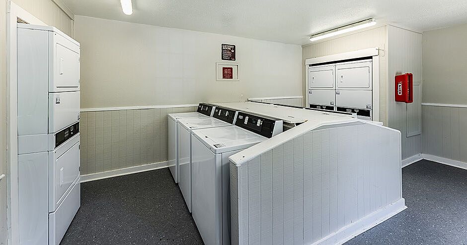 1st image of 704 E Waring St #220