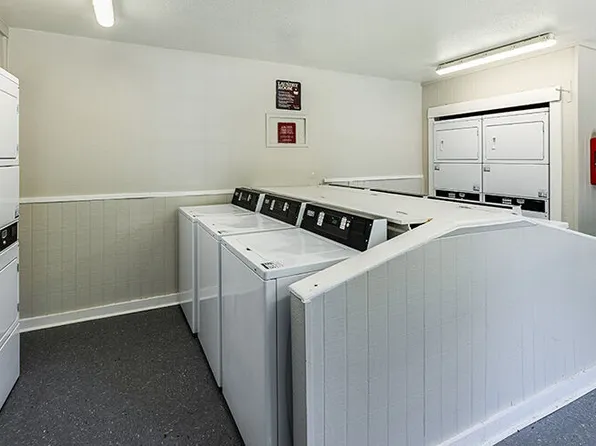 Brookhollow Apartments