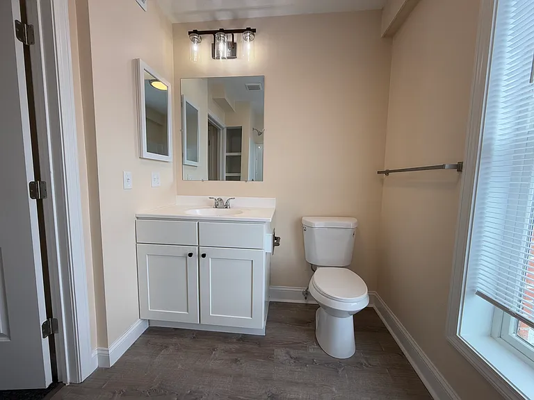 115 Main St #18 — Photo 16