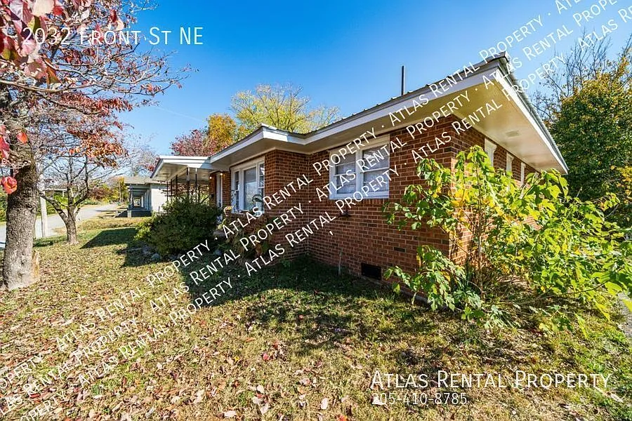 Accepting Section 8! Don't Miss This Huntsville Beauty 4 Bed, 2 Bath on Corner Lot! — Photo 2