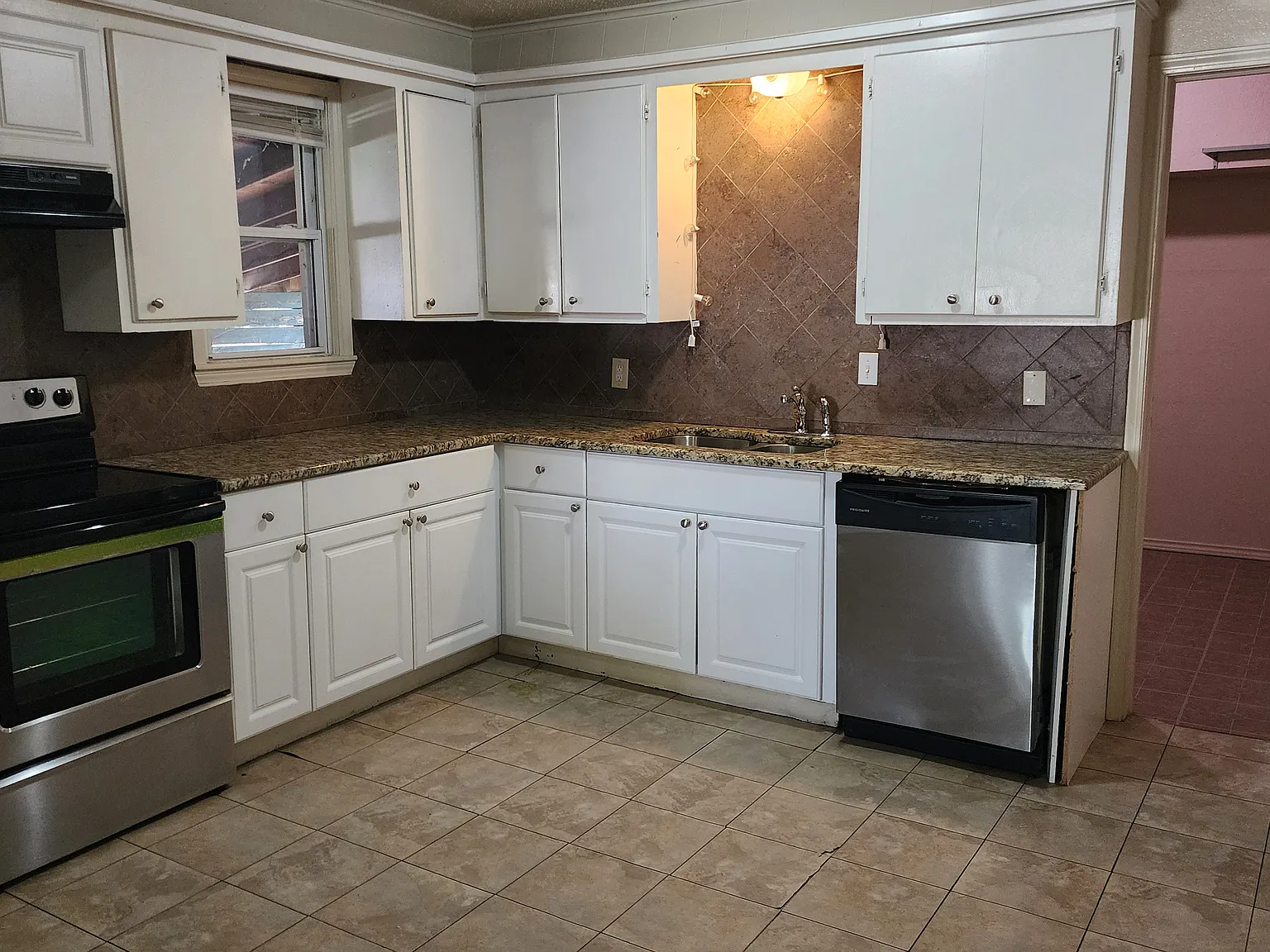 2 bed, 1000 sqft, $1,250 — Photo 4