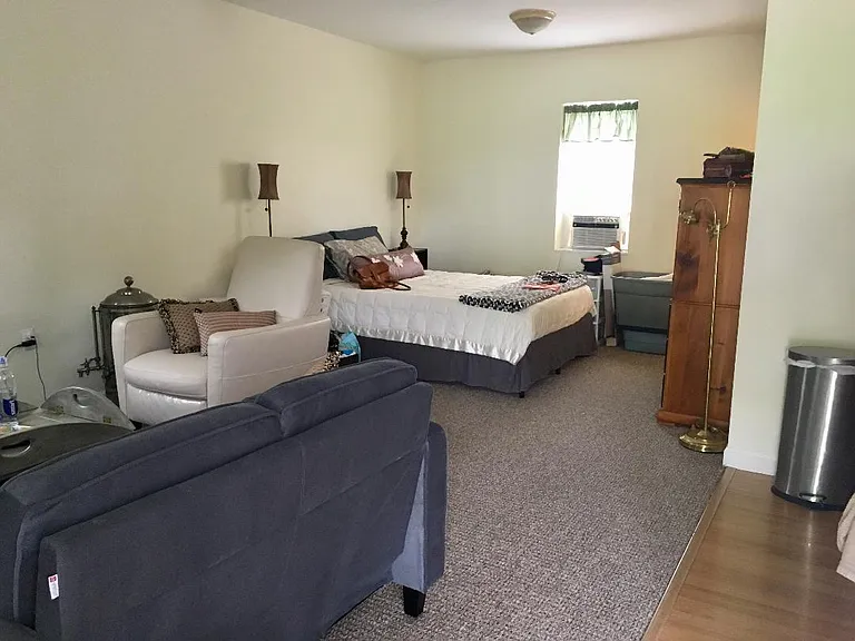 14106 Bedford Rd NE #B — Photo 1