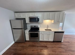 121 Littleton Rd APT 17, Ayer, MA 01432