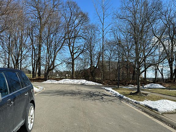 5th image of 920 1st St