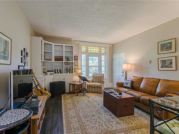 5th image of 125 Grove Dr APT 9A