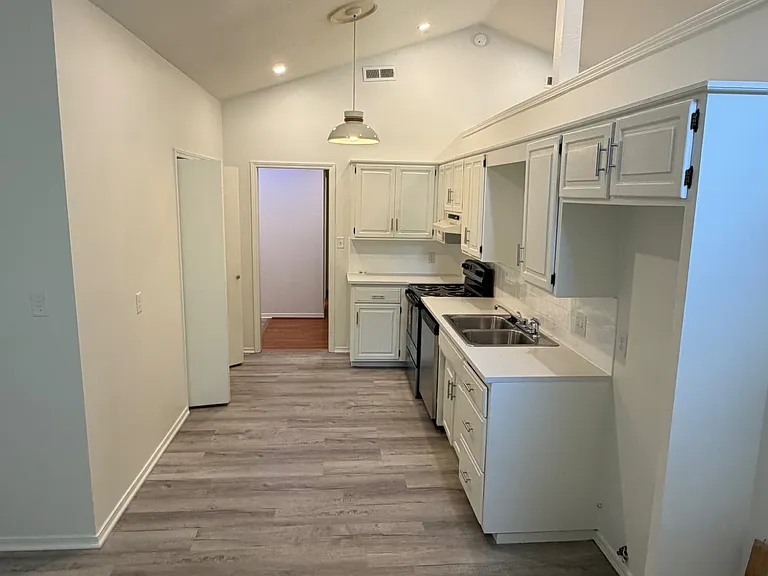1841 N Seminole Ct — Photo 9
