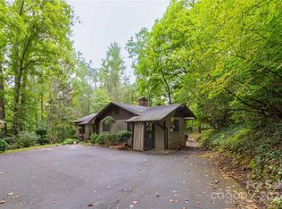 553 Wake Robin Dr, Cullowhee, NC 28723