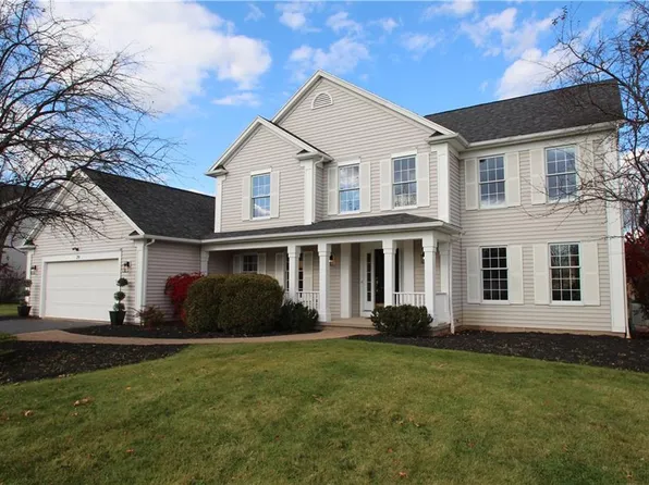 29 Wild Berry Ln, Pittsford, NY 14534