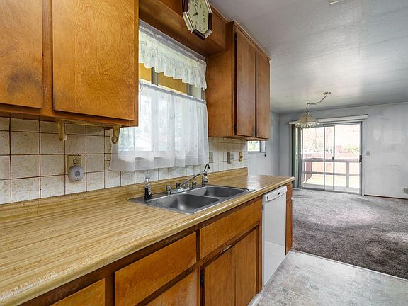 5th image of 17311 Livermore Ct