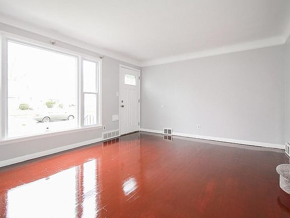 4th image of 1799 Karen Dr