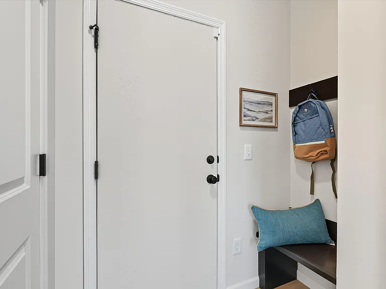 3472 Knightsbridge Trl N — Photo 22
