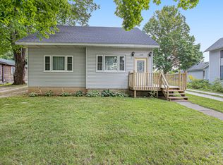 218 N Adams St, Bellevue, MI 49021