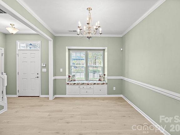 3rd image of 9548 Birkwood Ct