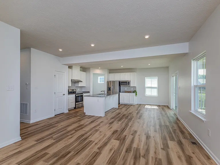 403 Sydney Dr — Photo 10