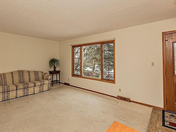 3rd image of 8821 Arrowood Dr