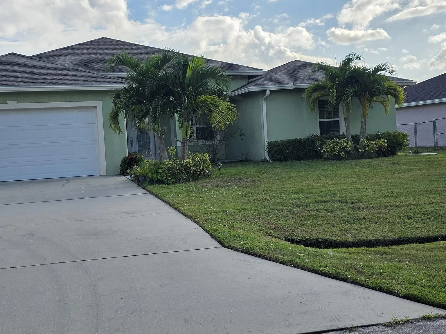 3 bed, 2.5 bath, 2166 sqft, $2,800 — Photo 1