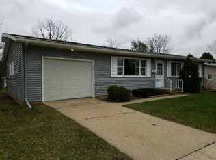 915 1st Ave SE, Oelwein, IA 50662