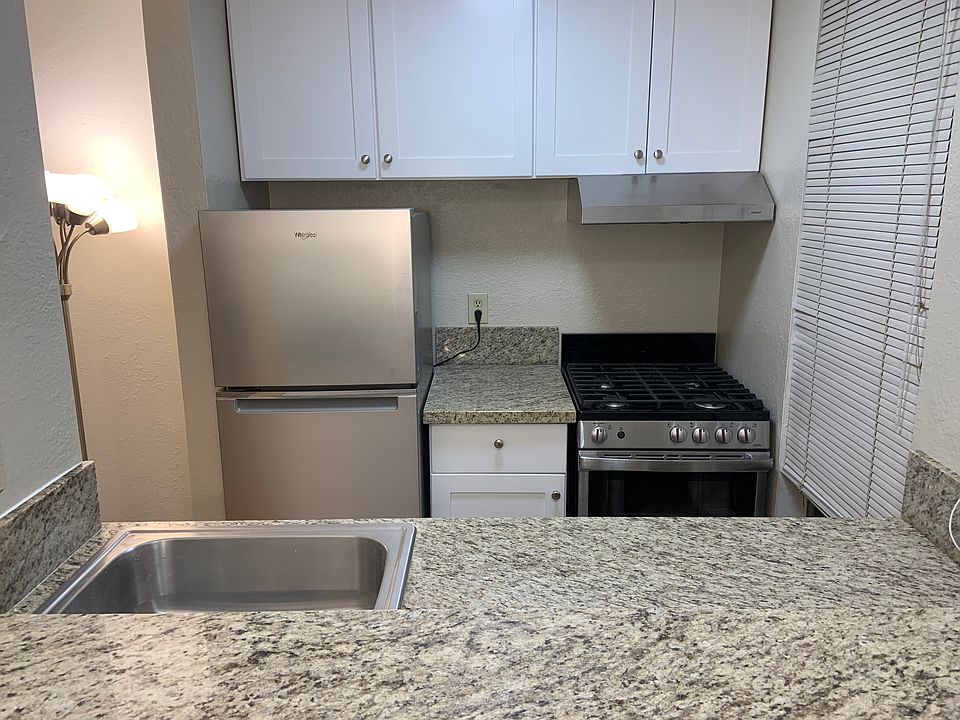 Studio Kitchen