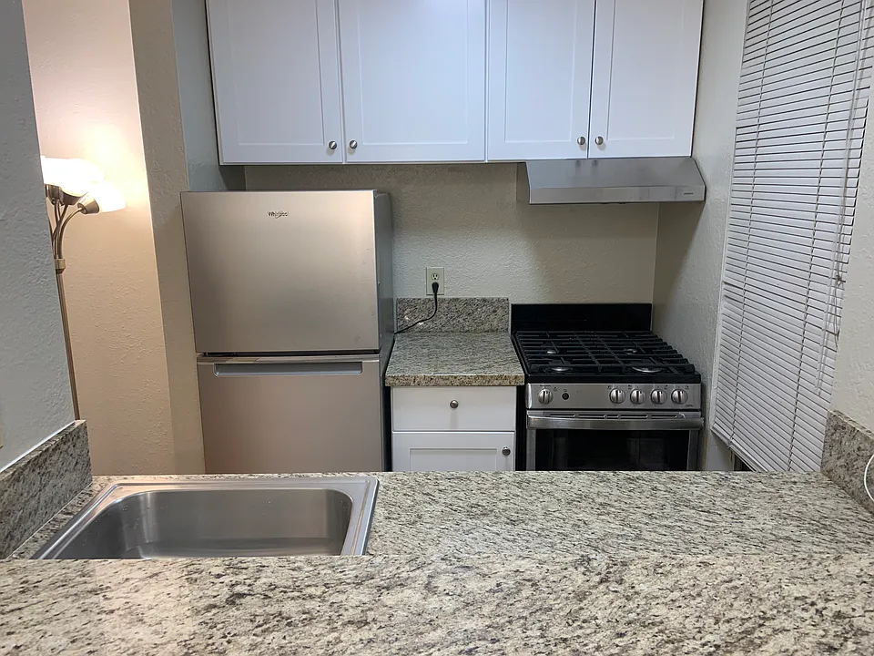 Standard Kitchen