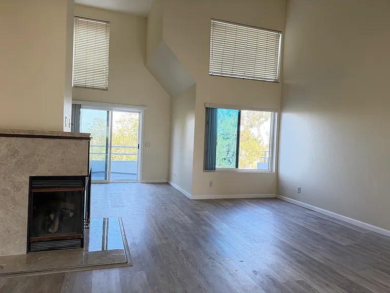 27783 Zircon — Photo 3