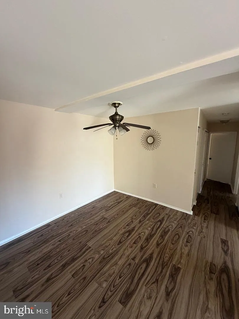 3 bed, 2.0 bath, 1247 sqft, $2,500 — Photo 3