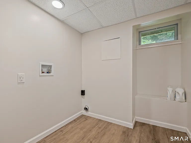58 Jackson Ave — Photo 20