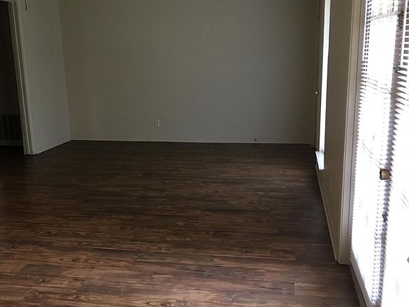 2nd image of 1704 Shannon St APT 125