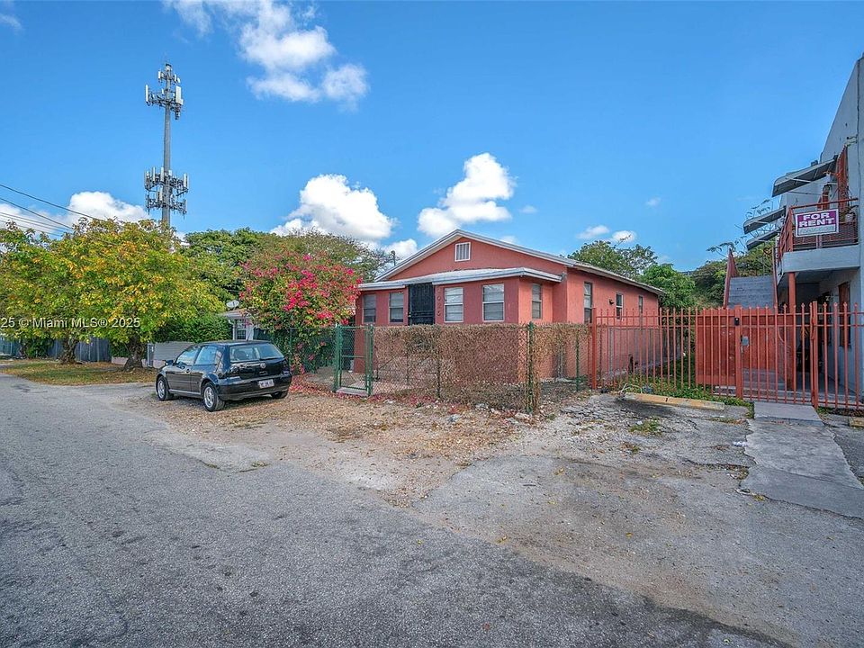 2nd image of 2025 NW 6th Pl