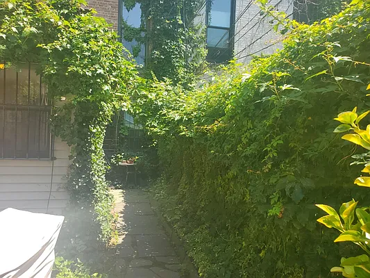 Rented by BLS Realty | media 50