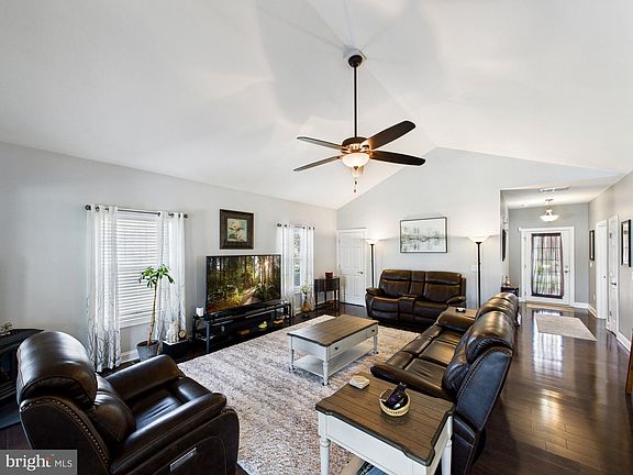3rd image of 22557 Hartschorn Dr
