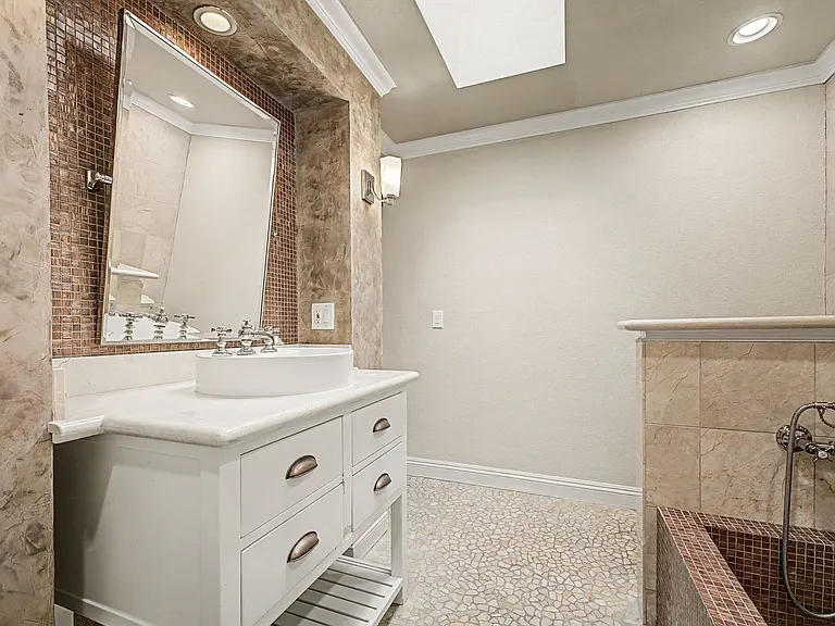 3172 Bel Air Dr — Photo 25