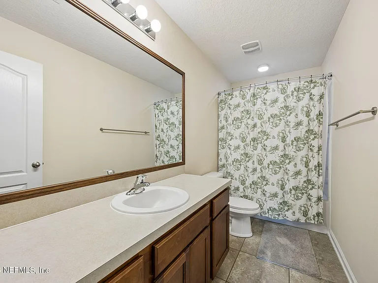 470 Servia Dr — Photo 17