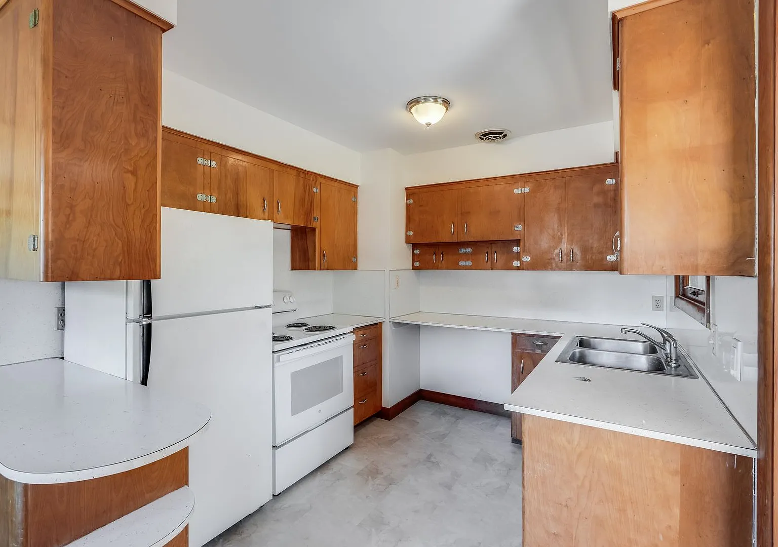 Charming 3 bed, 1.5 bath rental home in SE Portland! — Photo 4