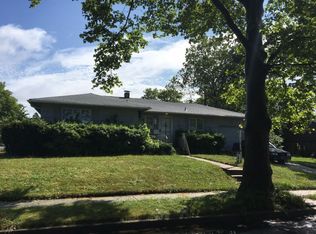 10 Kroll St, Plainview, NY 11803